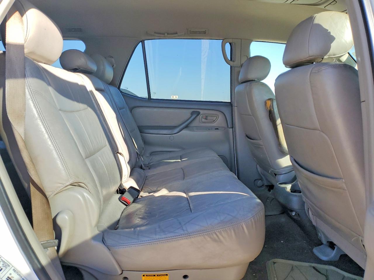 2002 TOYOTA Sequoia