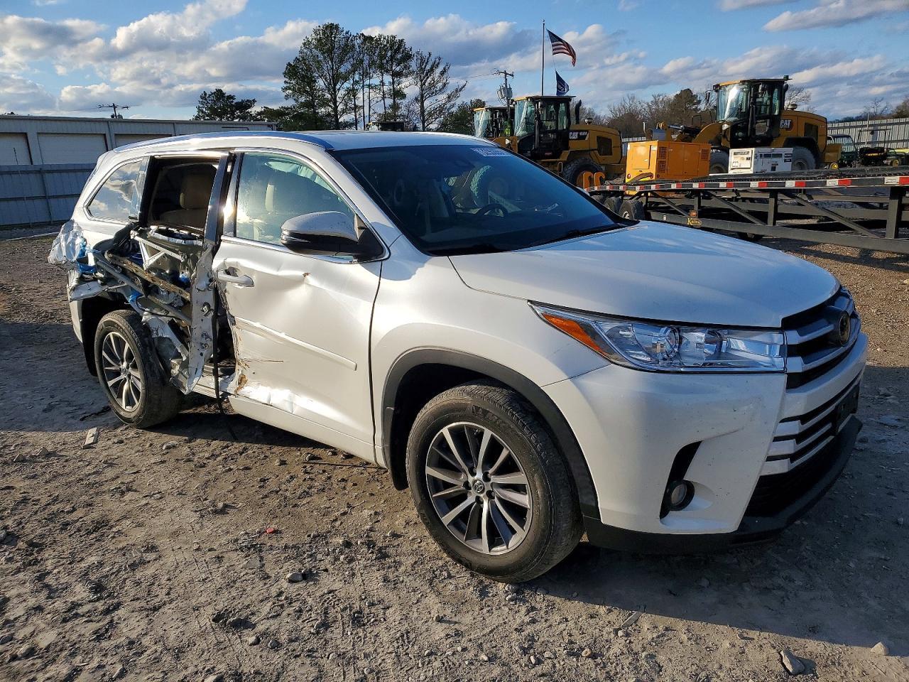 2018 TOYOTA HIGHLANDER