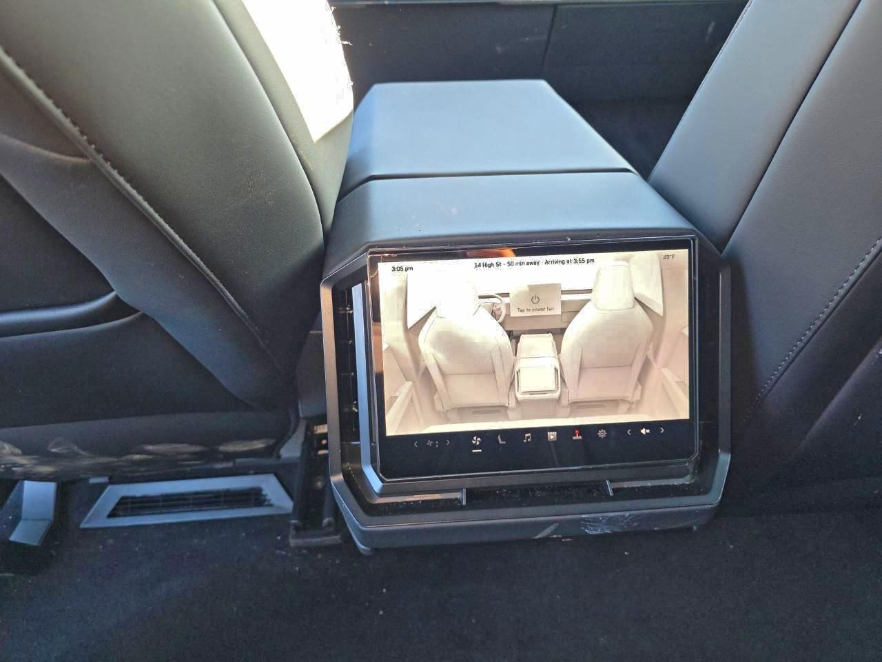 2025 TESLA Cybertruck