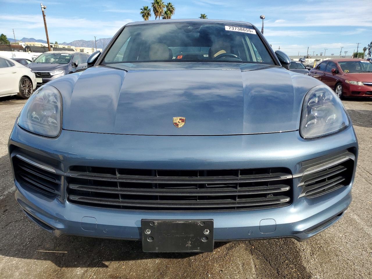 2019 PORSCHE CAYENNE