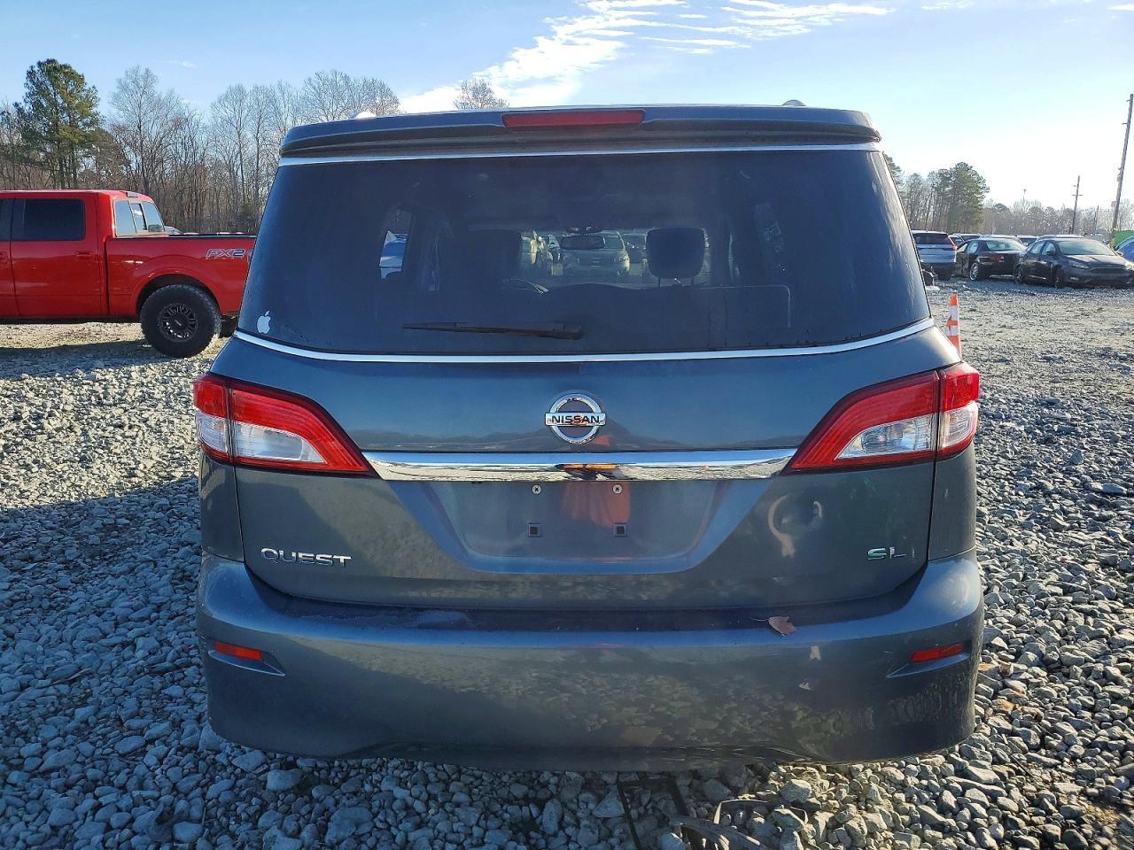 2011 NISSAN Quest