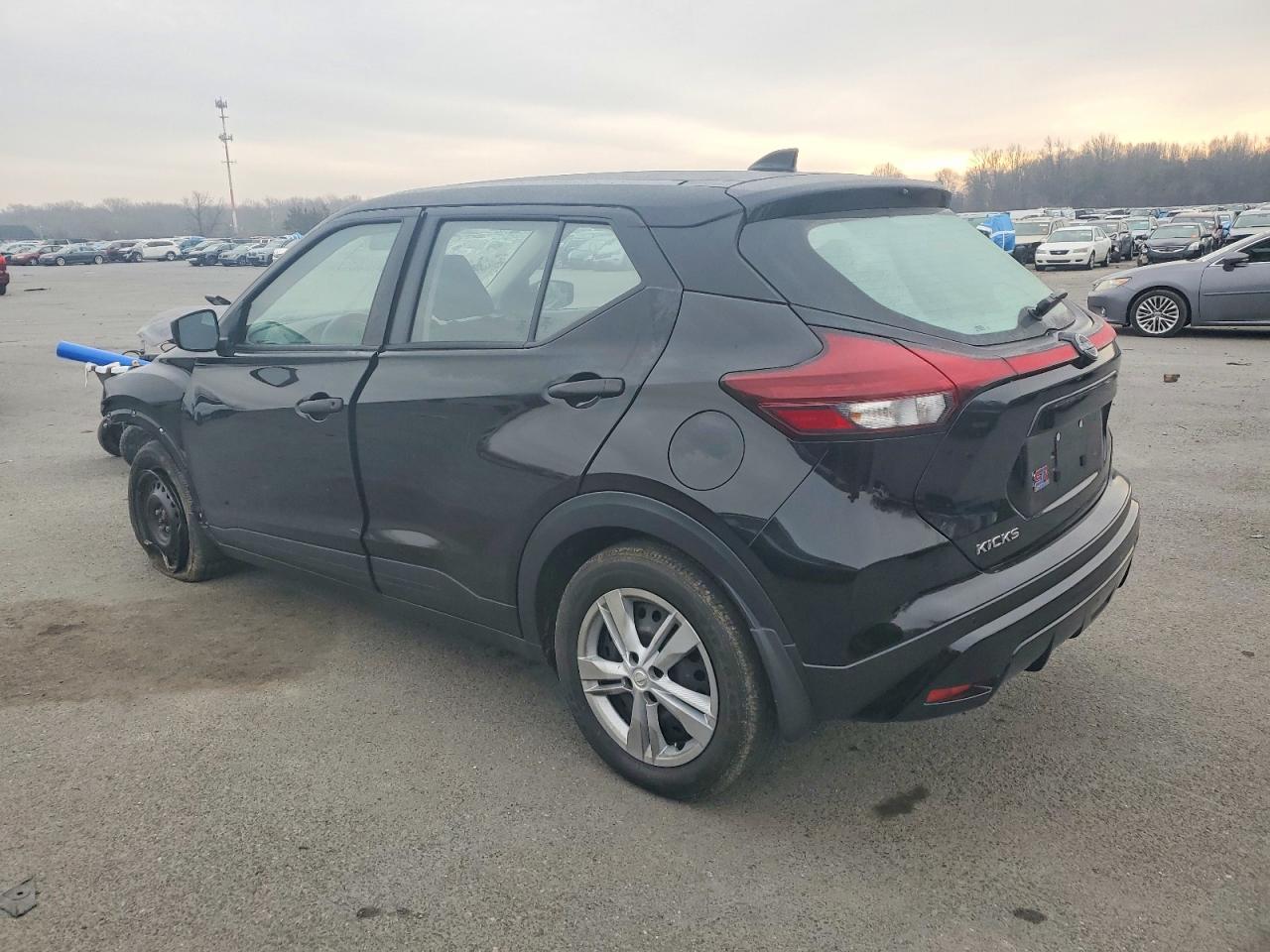 2024 NISSAN KICKS