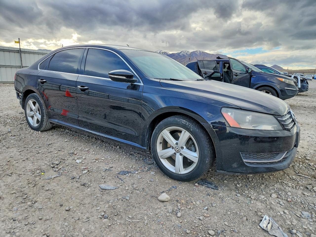 2012 VOLKSWAGEN Passat