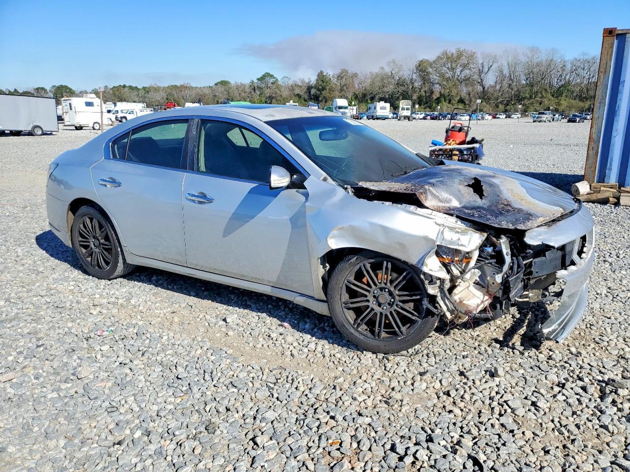2012 NISSAN Maxima