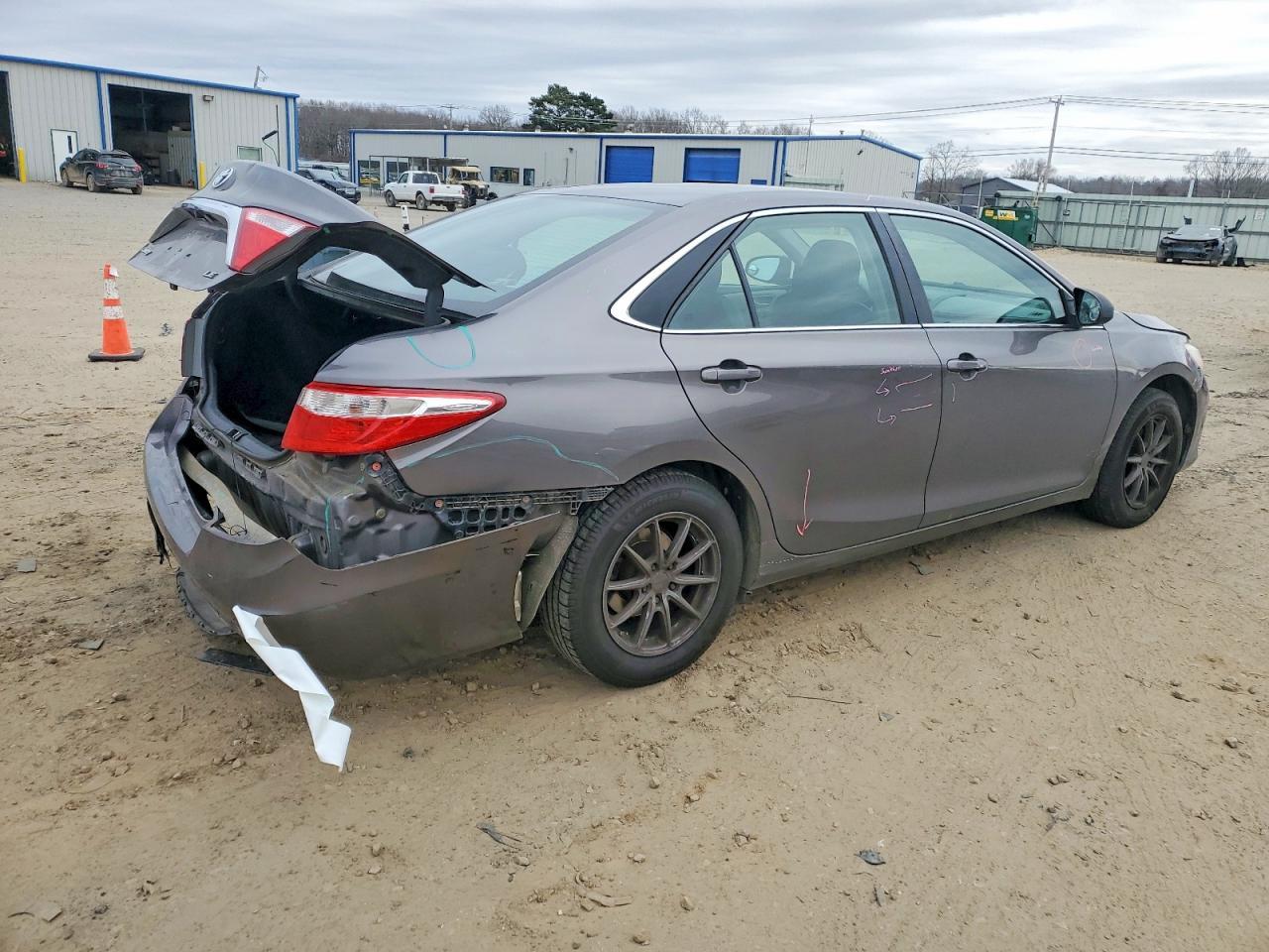2017 TOYOTA CAMRY