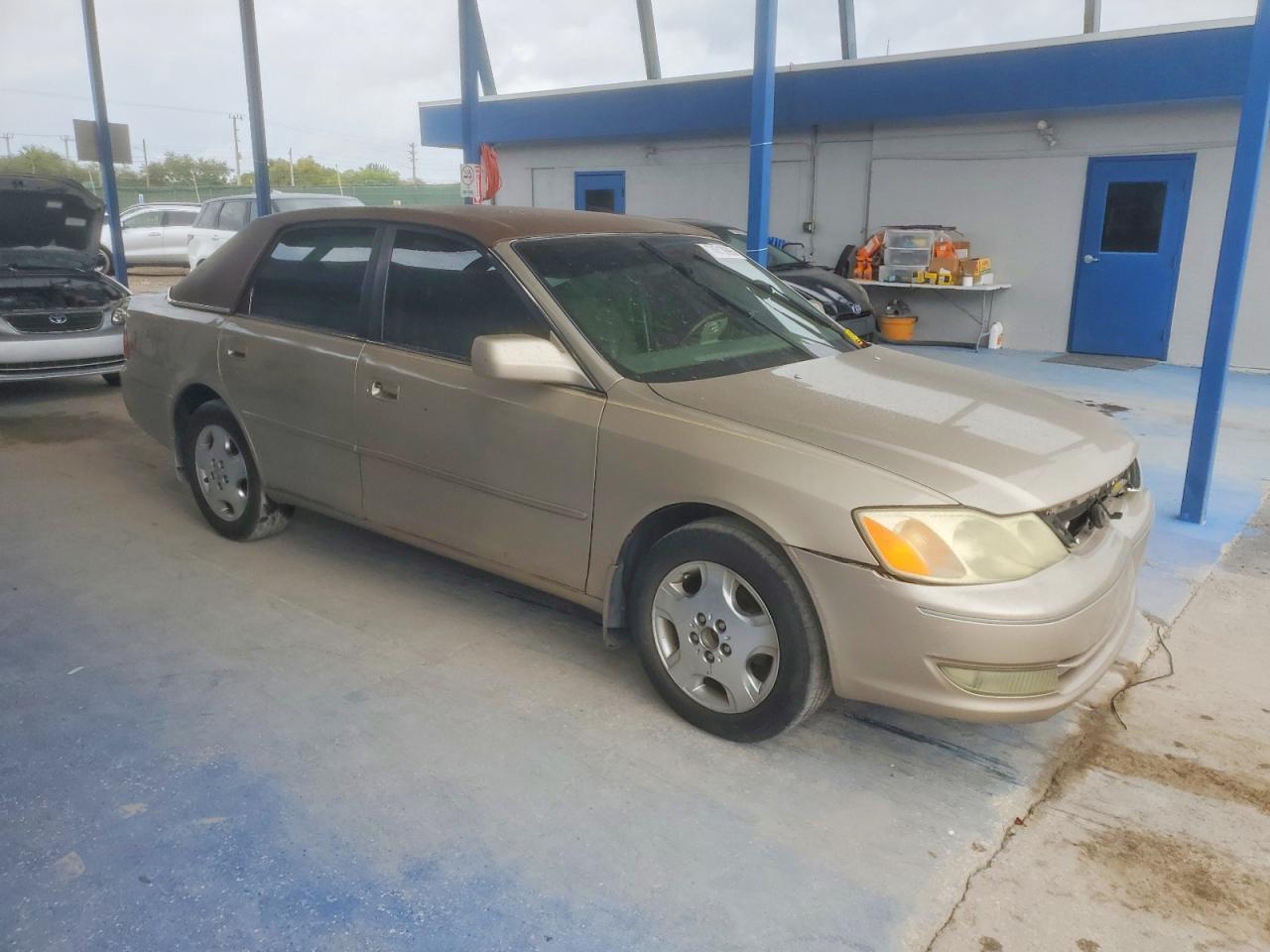 2004 TOYOTA Avalon