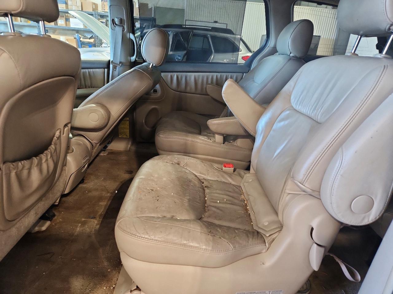 2006 TOYOTA SIENNA