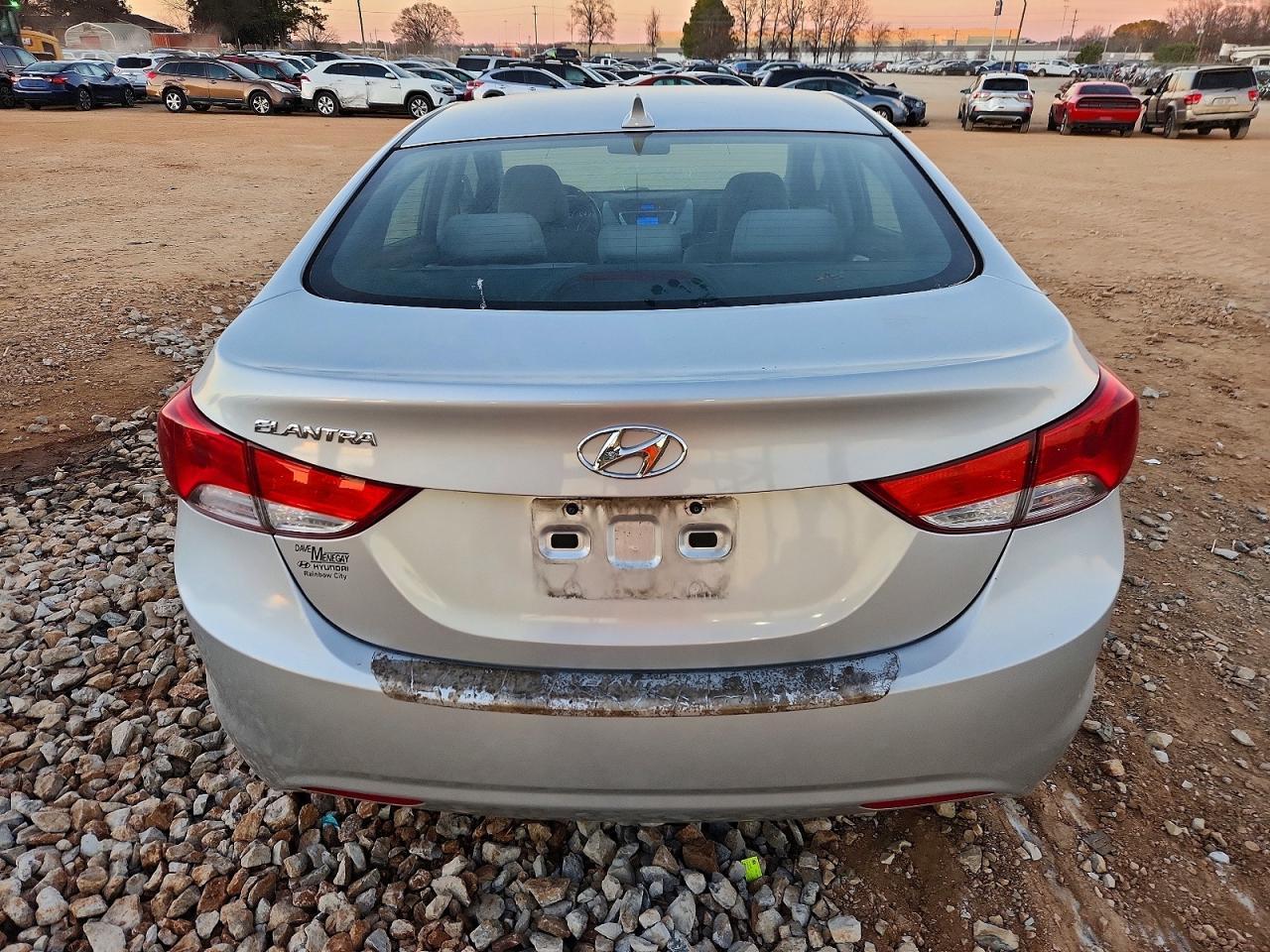 2012 HYUNDAI ELANTRA