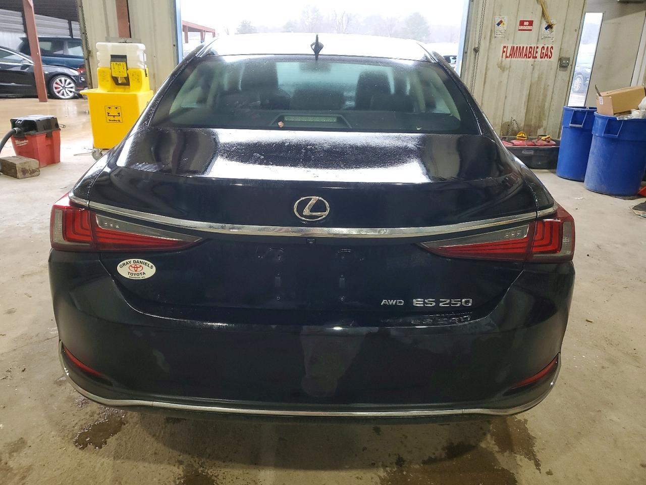 2021 LEXUS ES 250