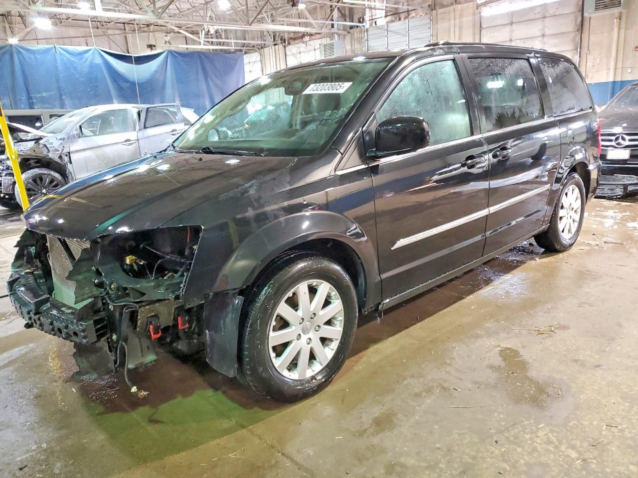 2016 CHRYSLER Town & Country