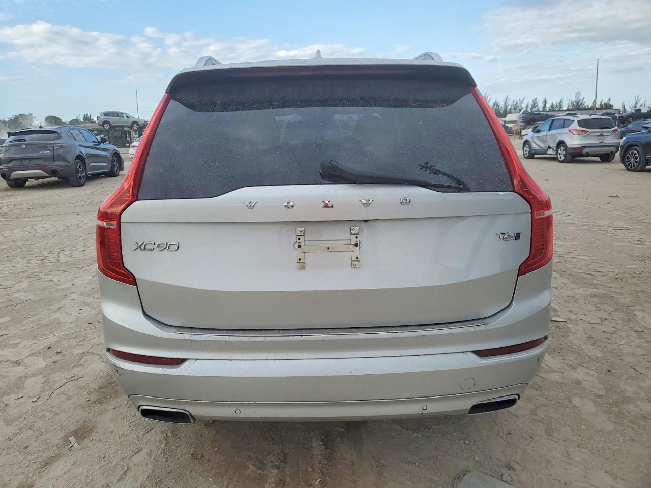 2018 VOLVO XC90
