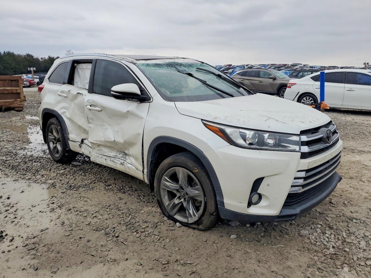 2017 TOYOTA HIGHLANDER