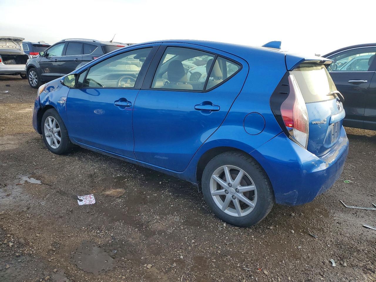 2016 TOYOTA Prius c