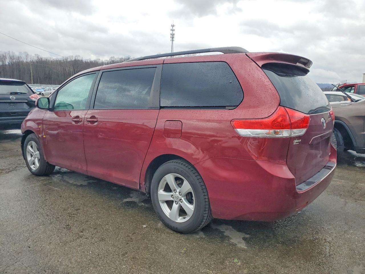 2014 TOYOTA SIENNA