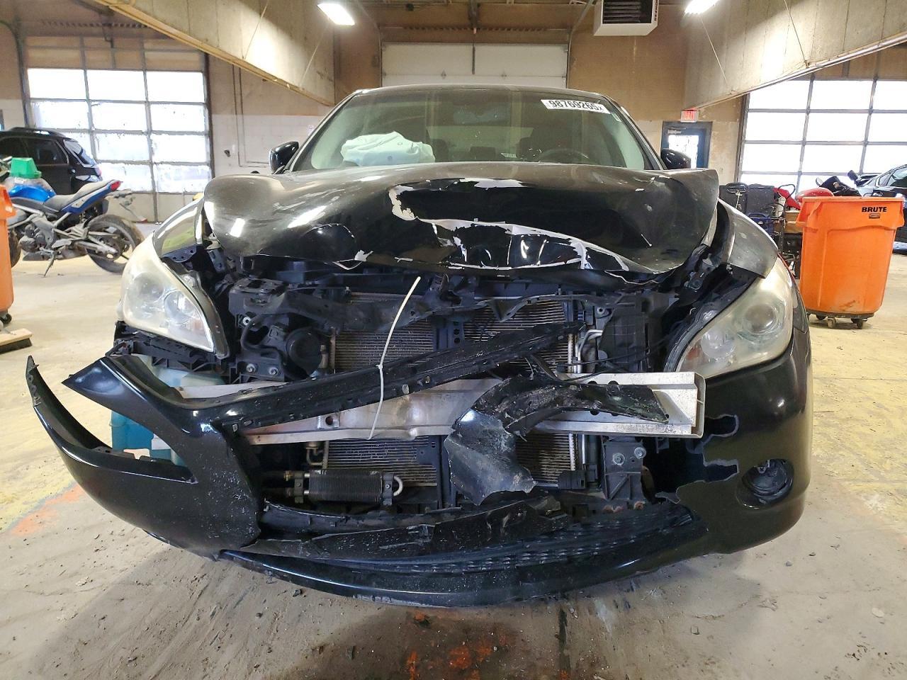 2013 INFINITI M37