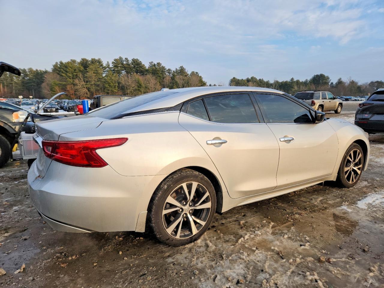 2017 NISSAN Maxima