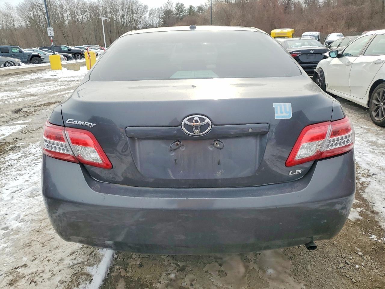 2011 TOYOTA CAMRY