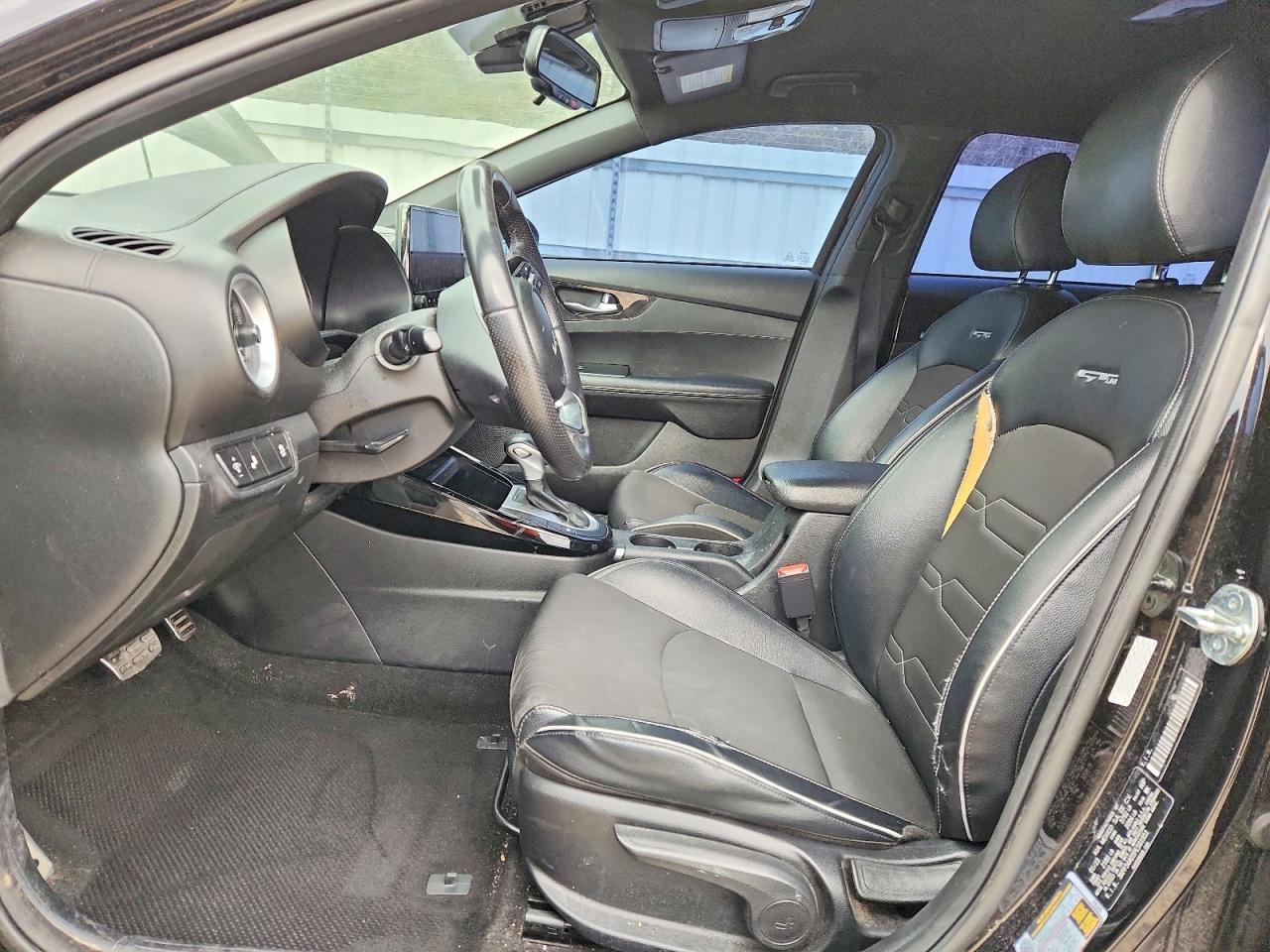 2023 KIA FORTE
