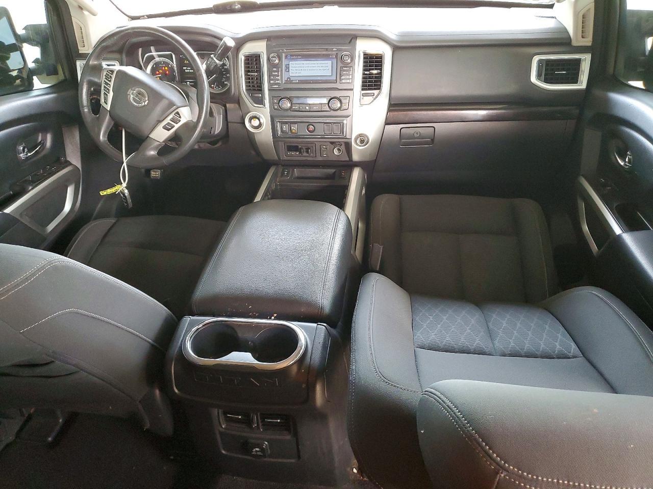 2016 NISSAN Titan