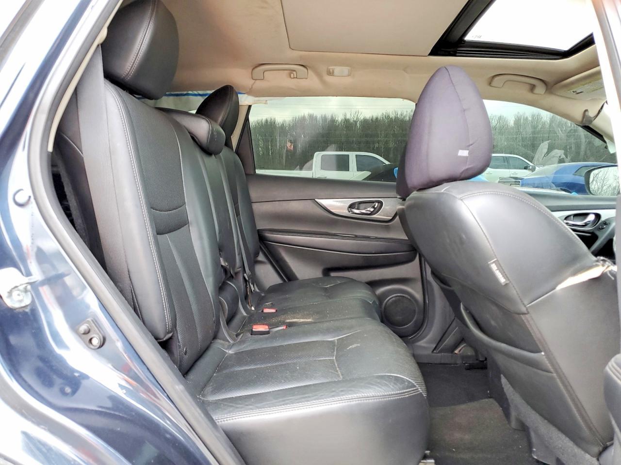 2015 NISSAN ROGUE