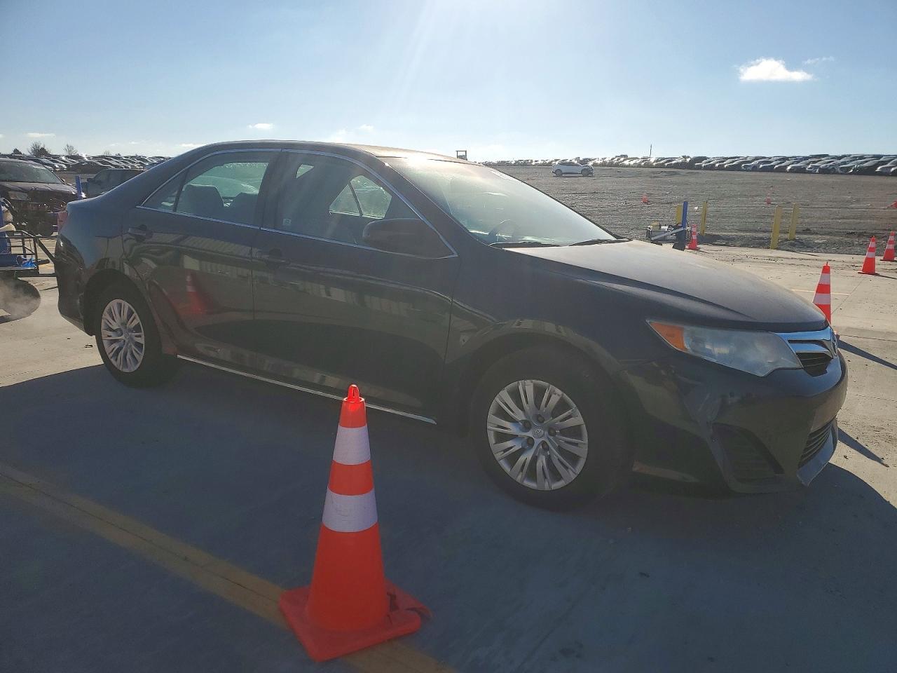 2014 TOYOTA CAMRY