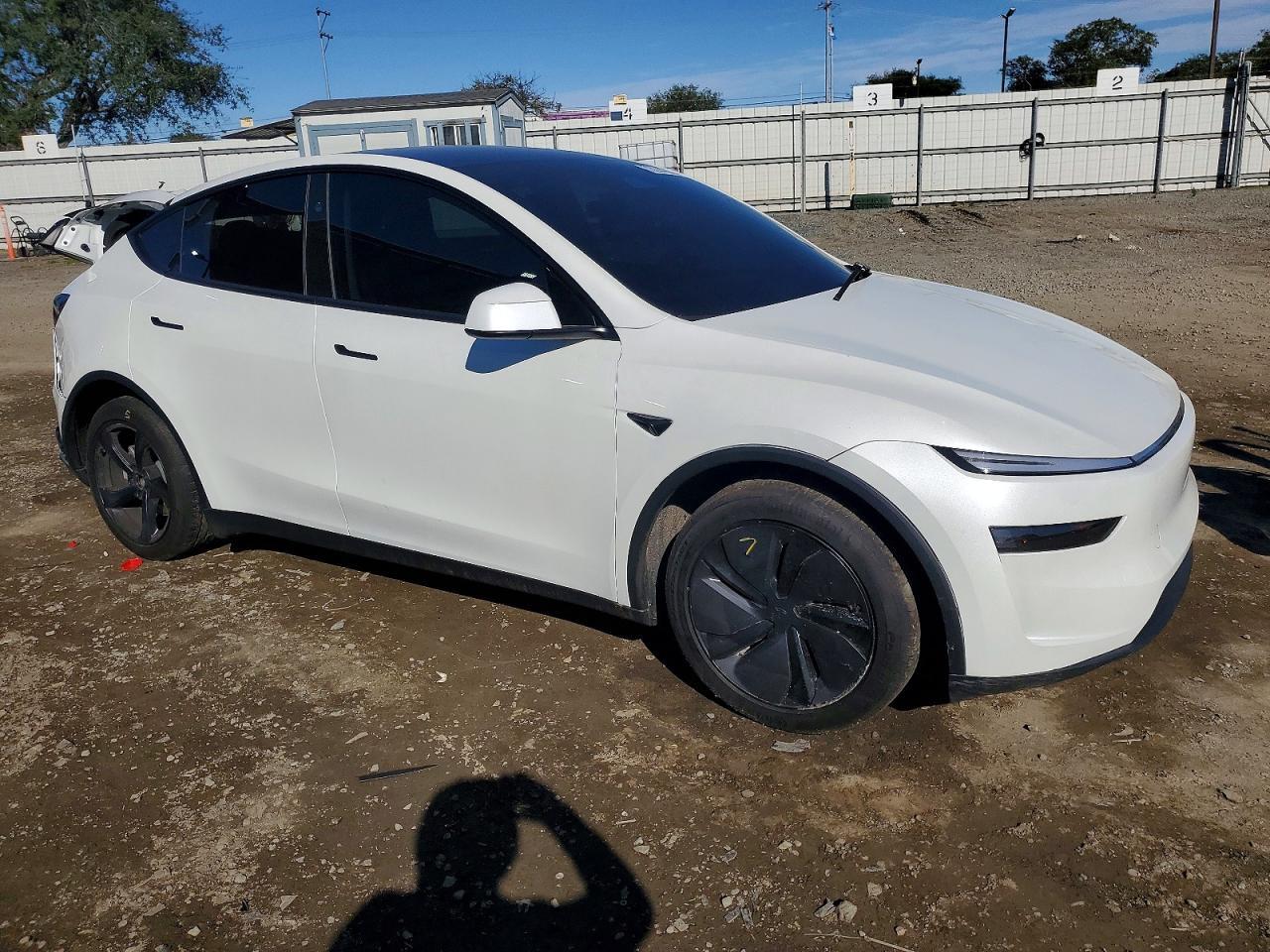 2026 TESLA MODEL Y