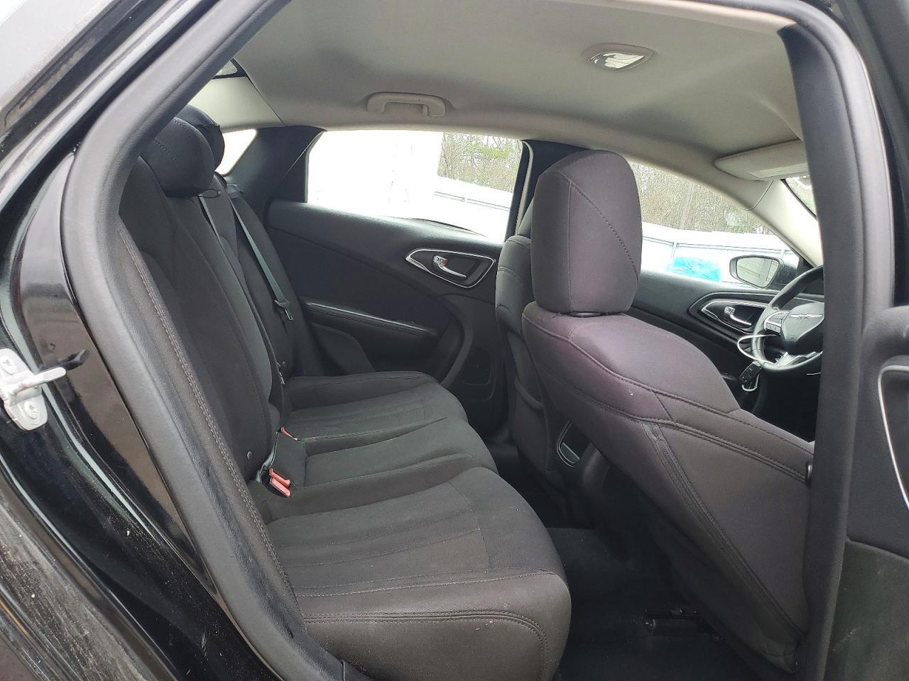 2015 CHRYSLER 200