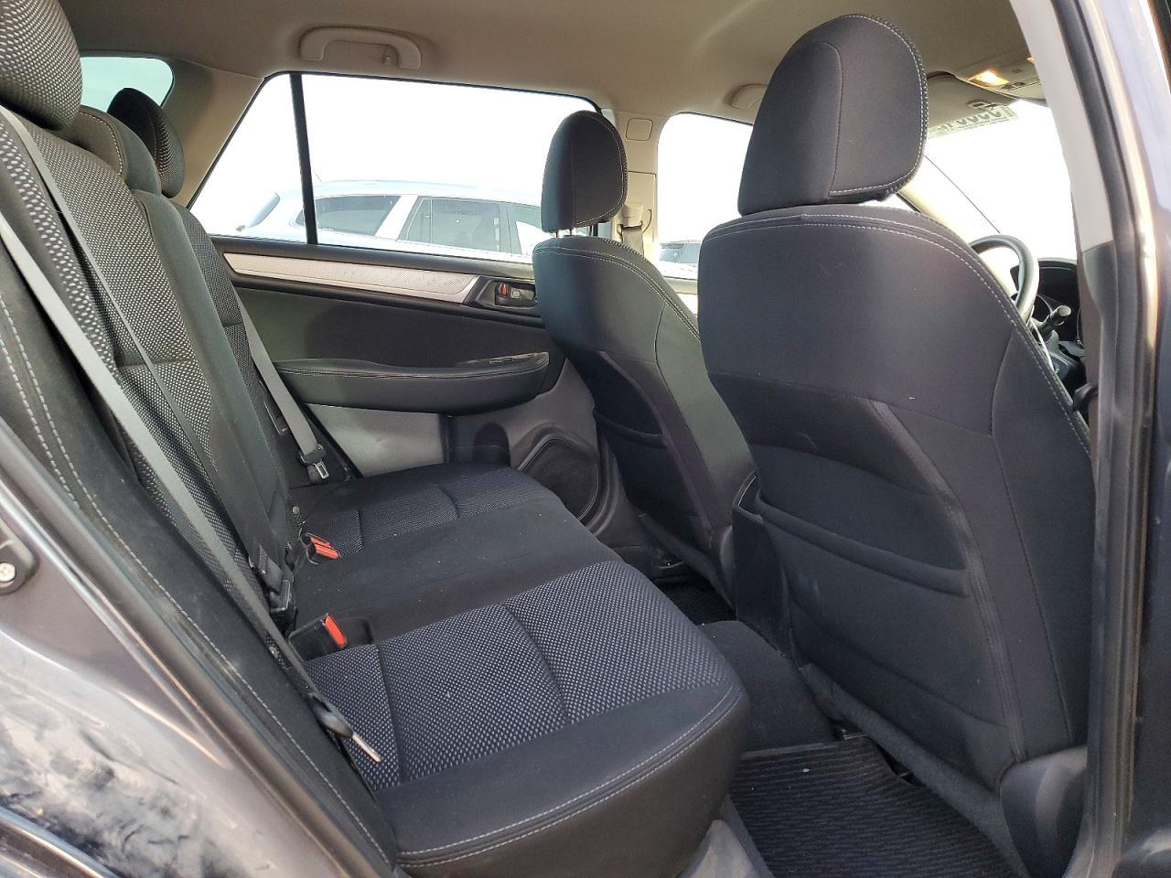2017 SUBARU Outback