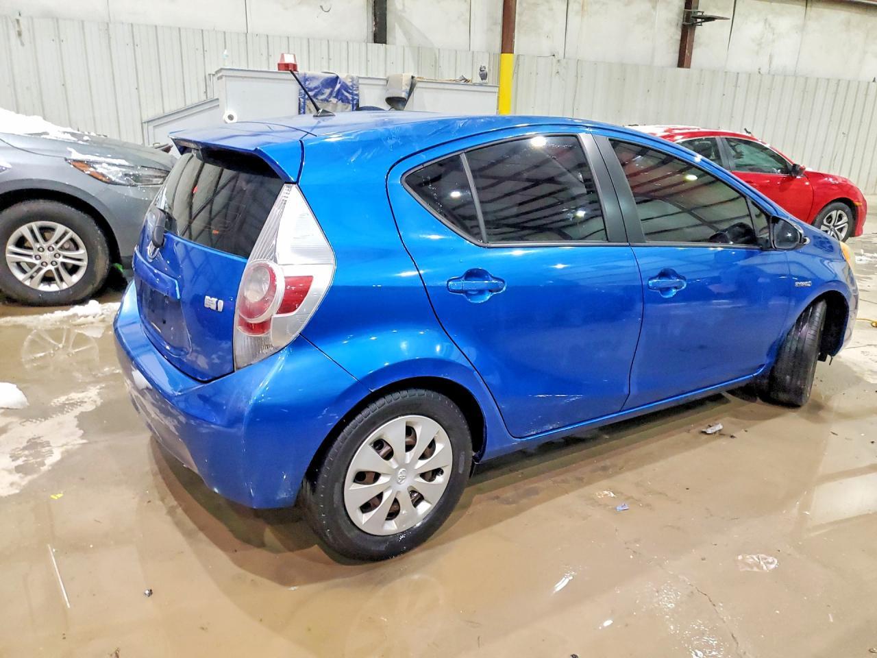 2013 TOYOTA Prius c