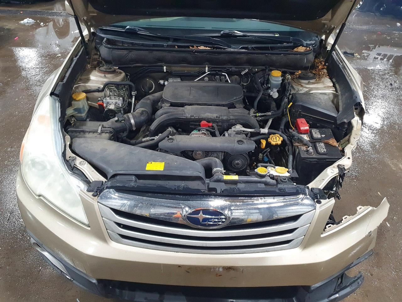 2010 SUBARU Outback