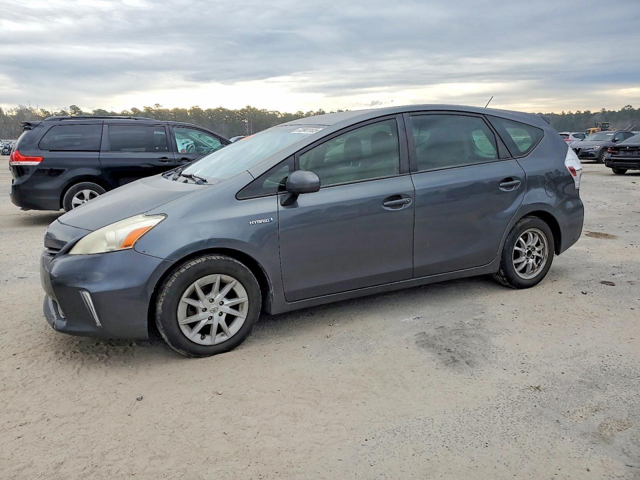 2013 TOYOTA PRIUS V
