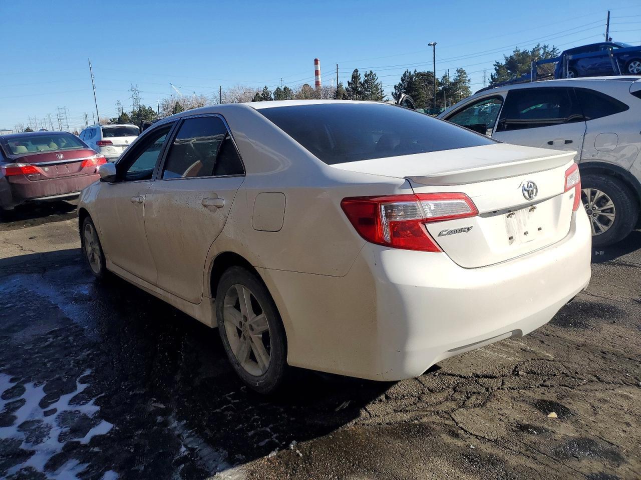 2014 TOYOTA CAMRY