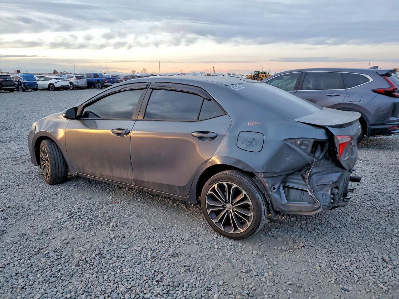 2015 TOYOTA COROLLA