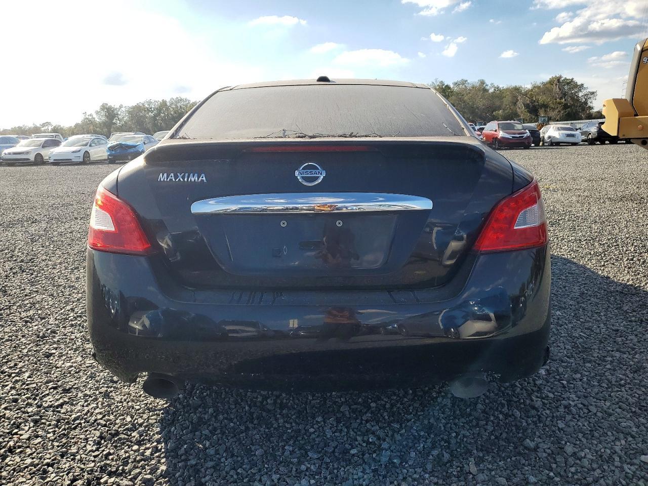 2010 NISSAN Maxima