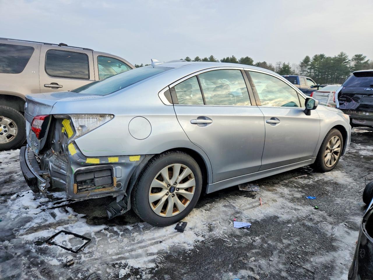 2017 SUBARU Legacy