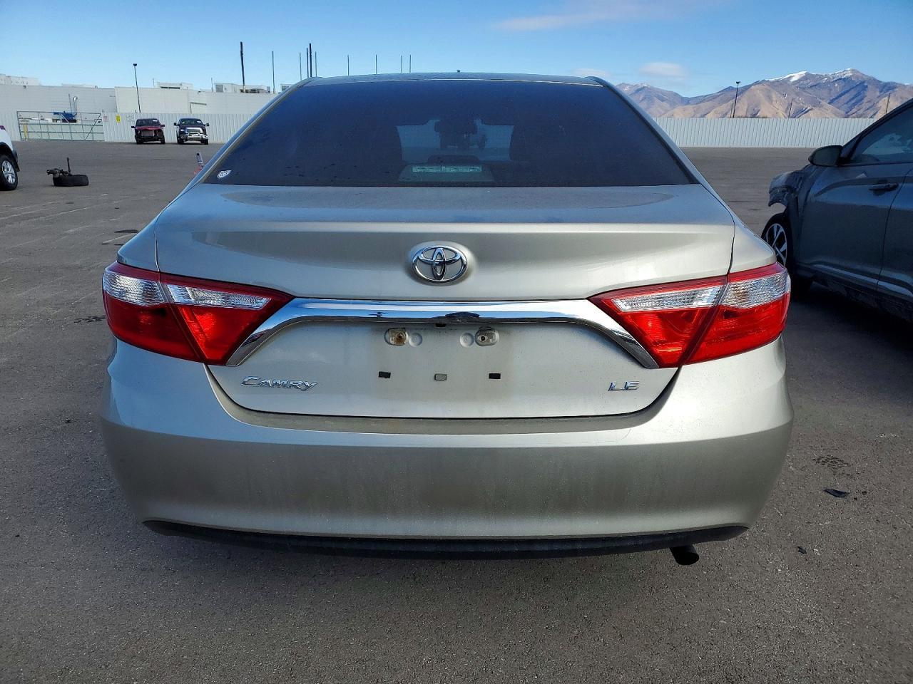 2016 TOYOTA CAMRY