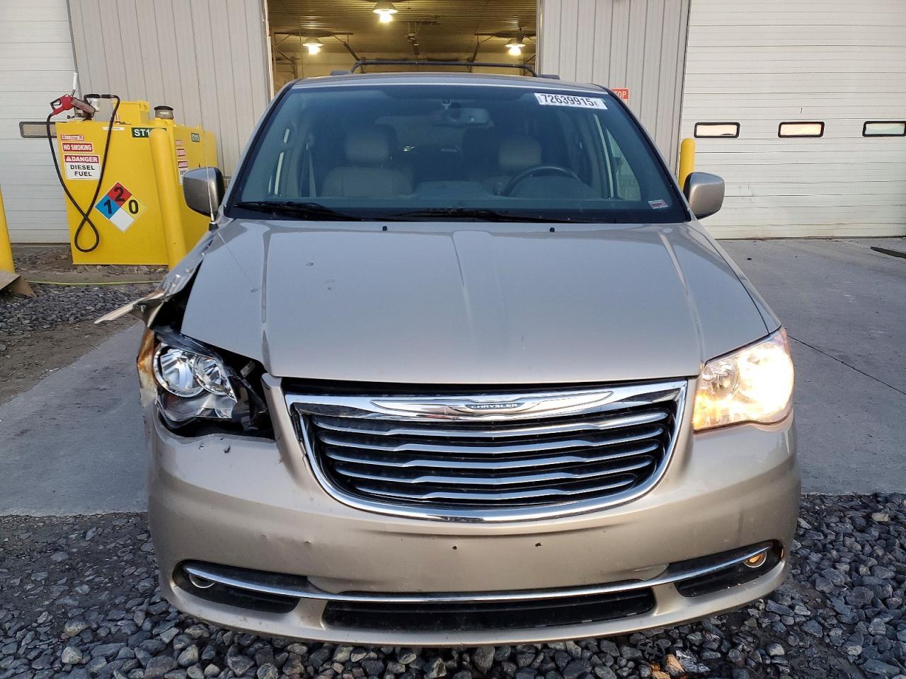 2012 CHRYSLER Town & Country