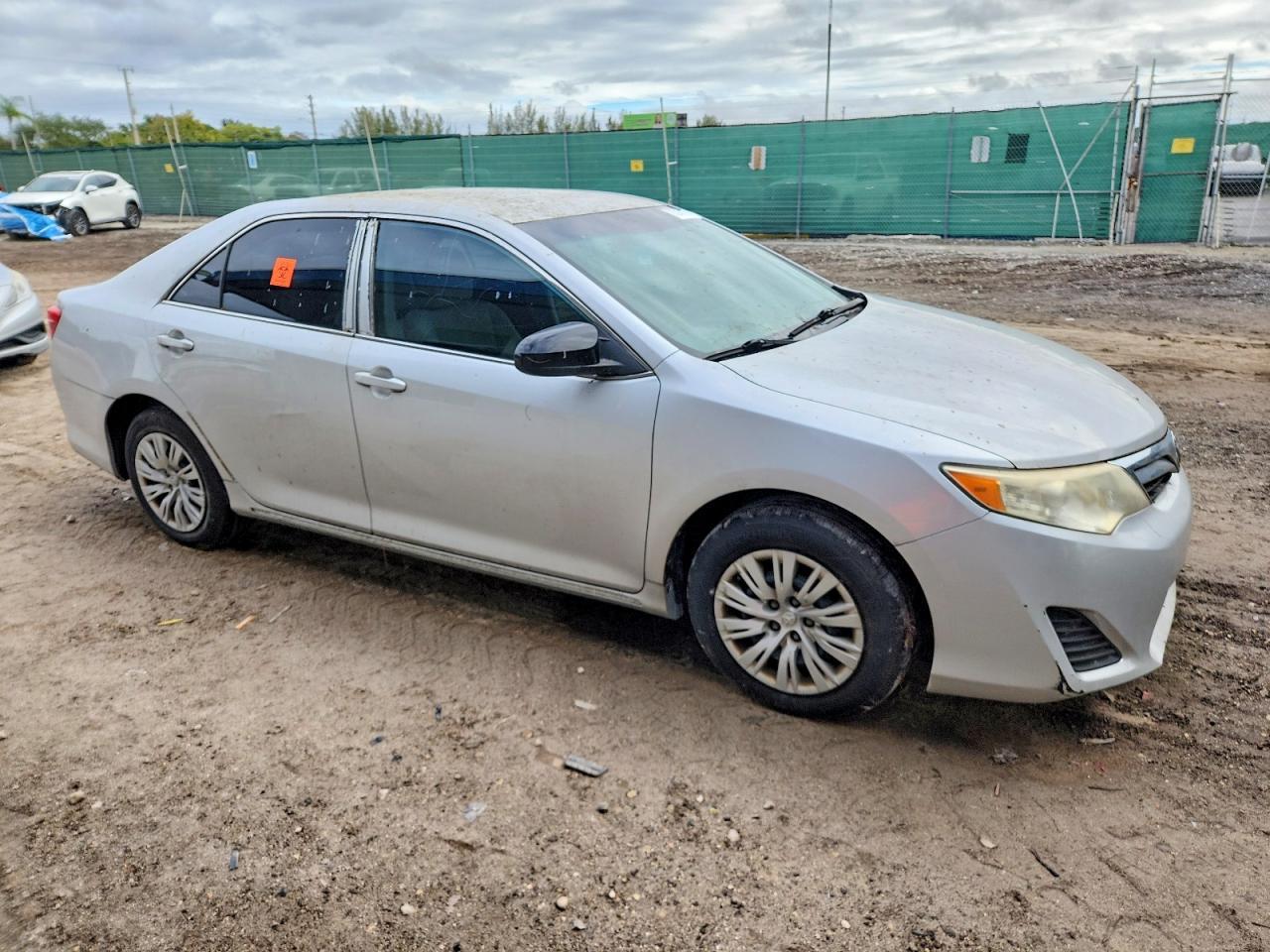 2014 TOYOTA CAMRY