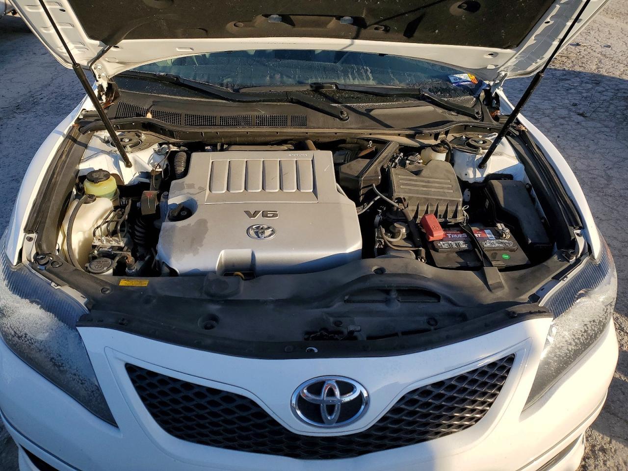 2011 TOYOTA CAMRY