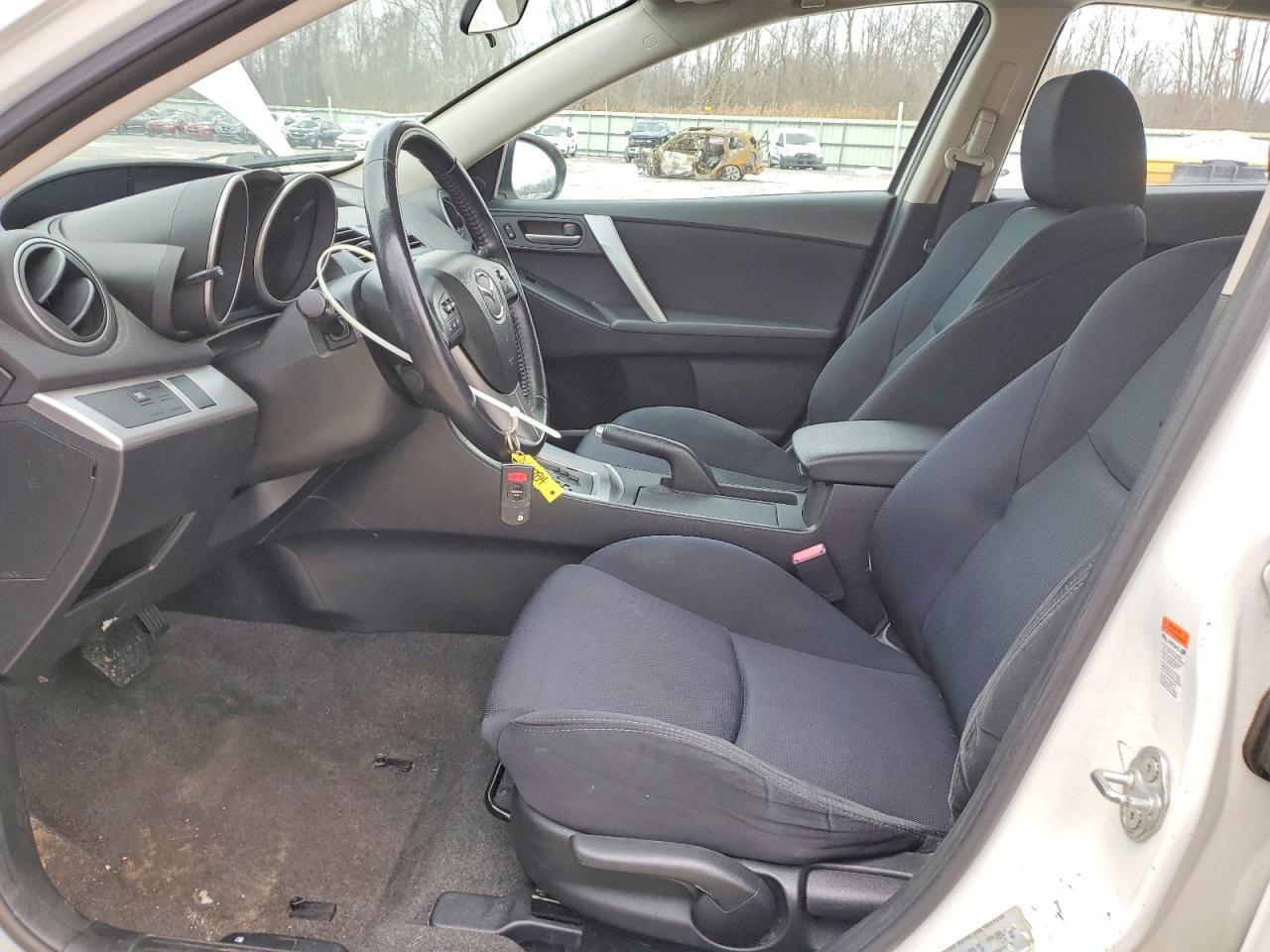2011 MAZDA 3