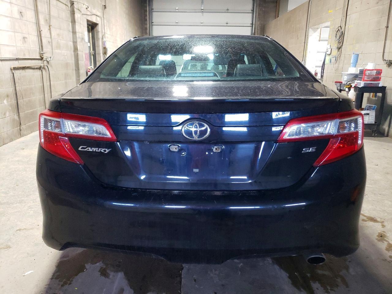 2014 TOYOTA CAMRY