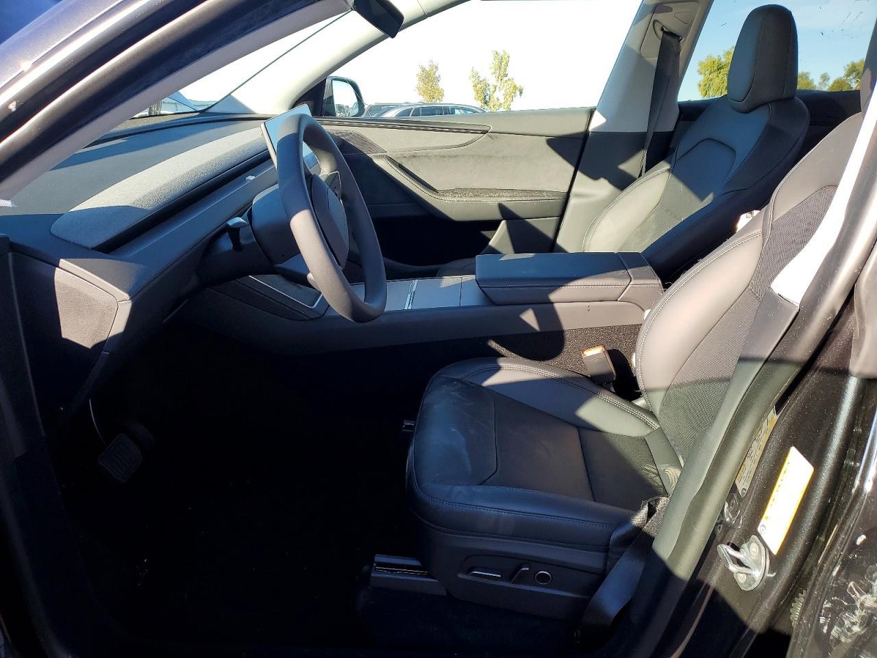 2026 TESLA MODEL Y