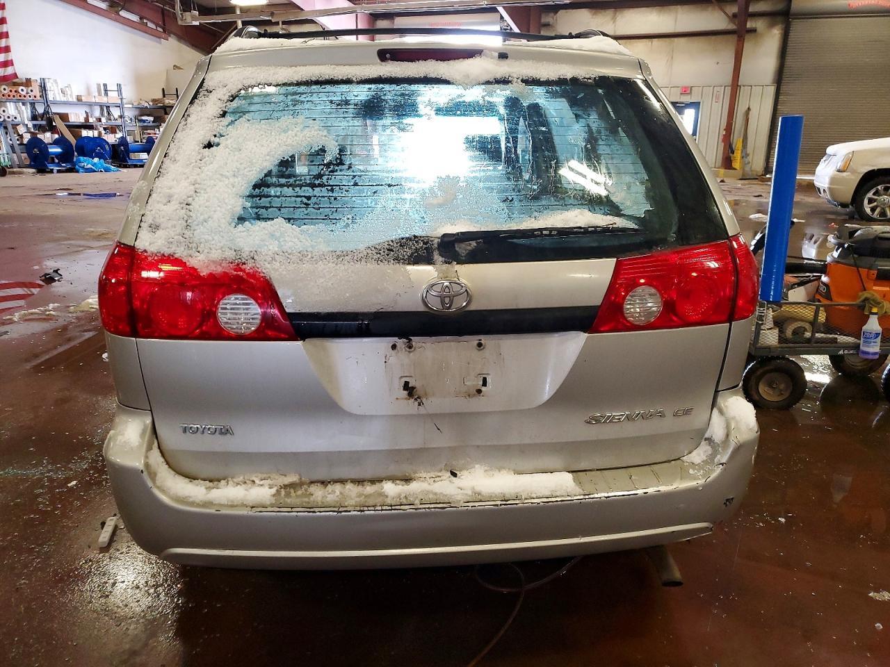 2008 TOYOTA SIENNA