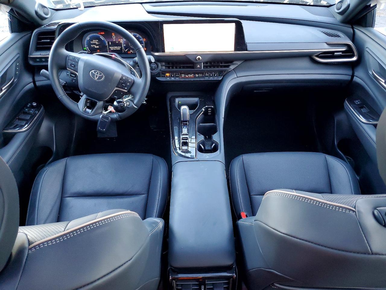 2025 TOYOTA Crown