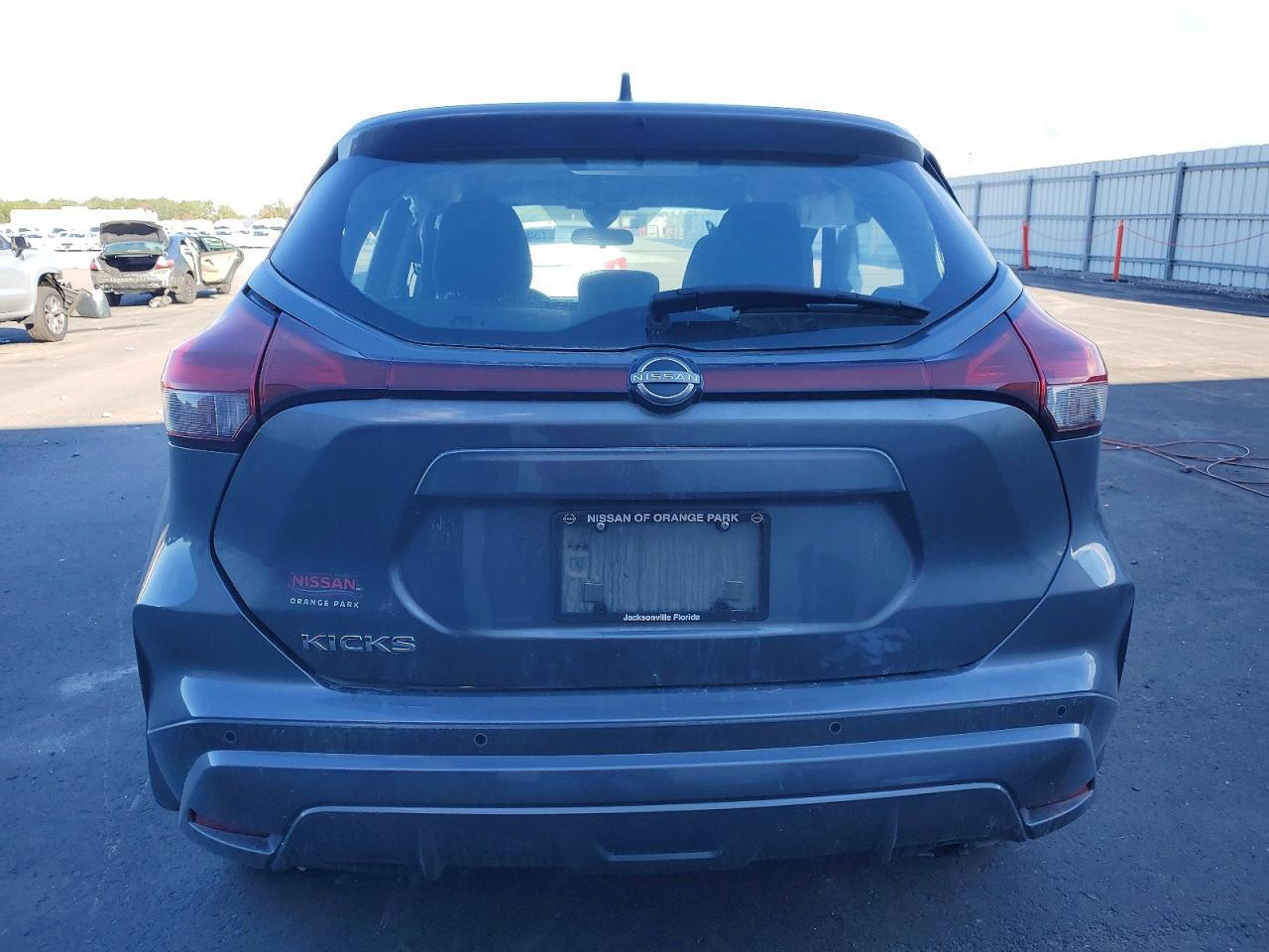 2024 NISSAN KICKS