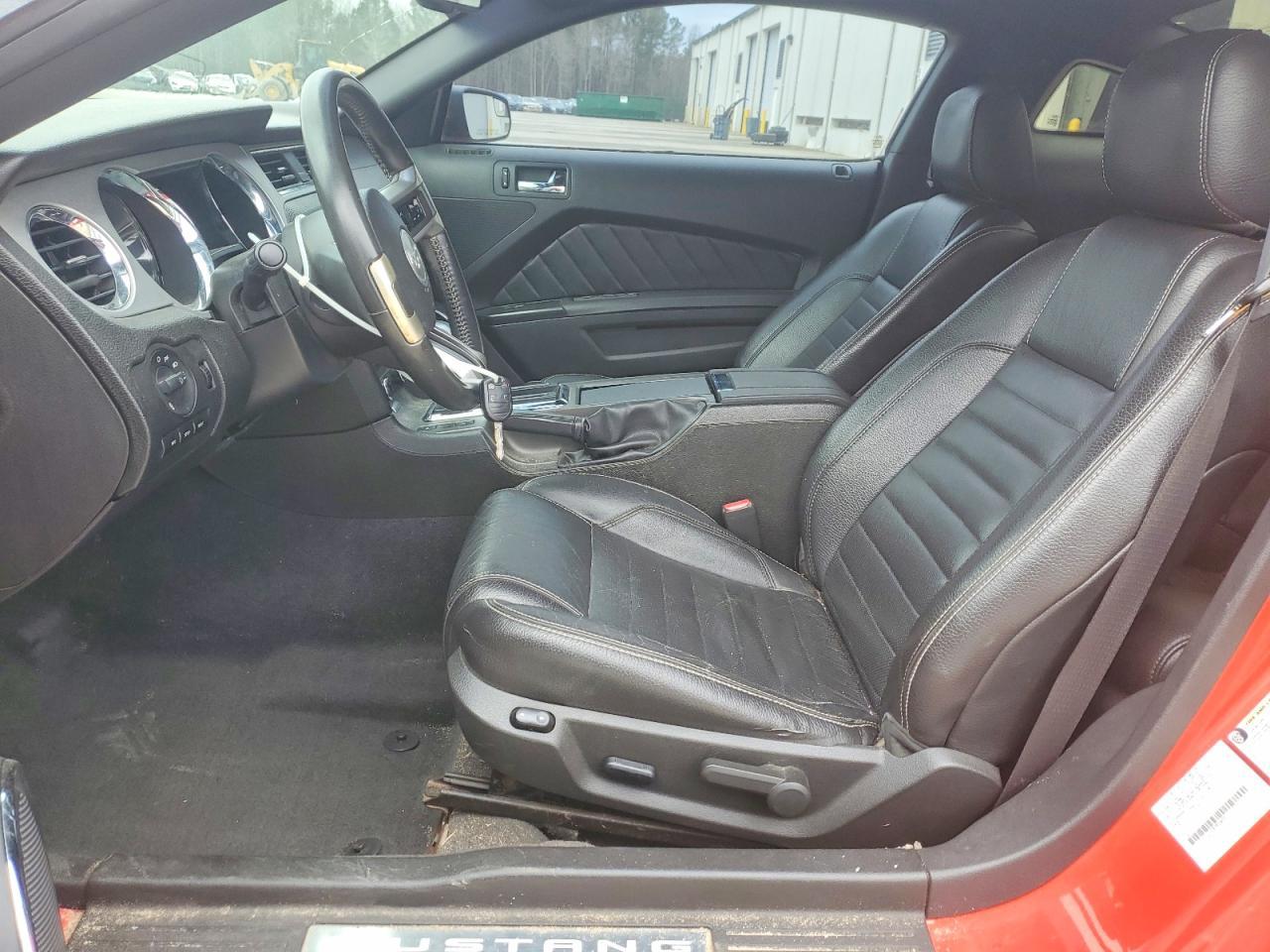 2011 FORD MUSTANG