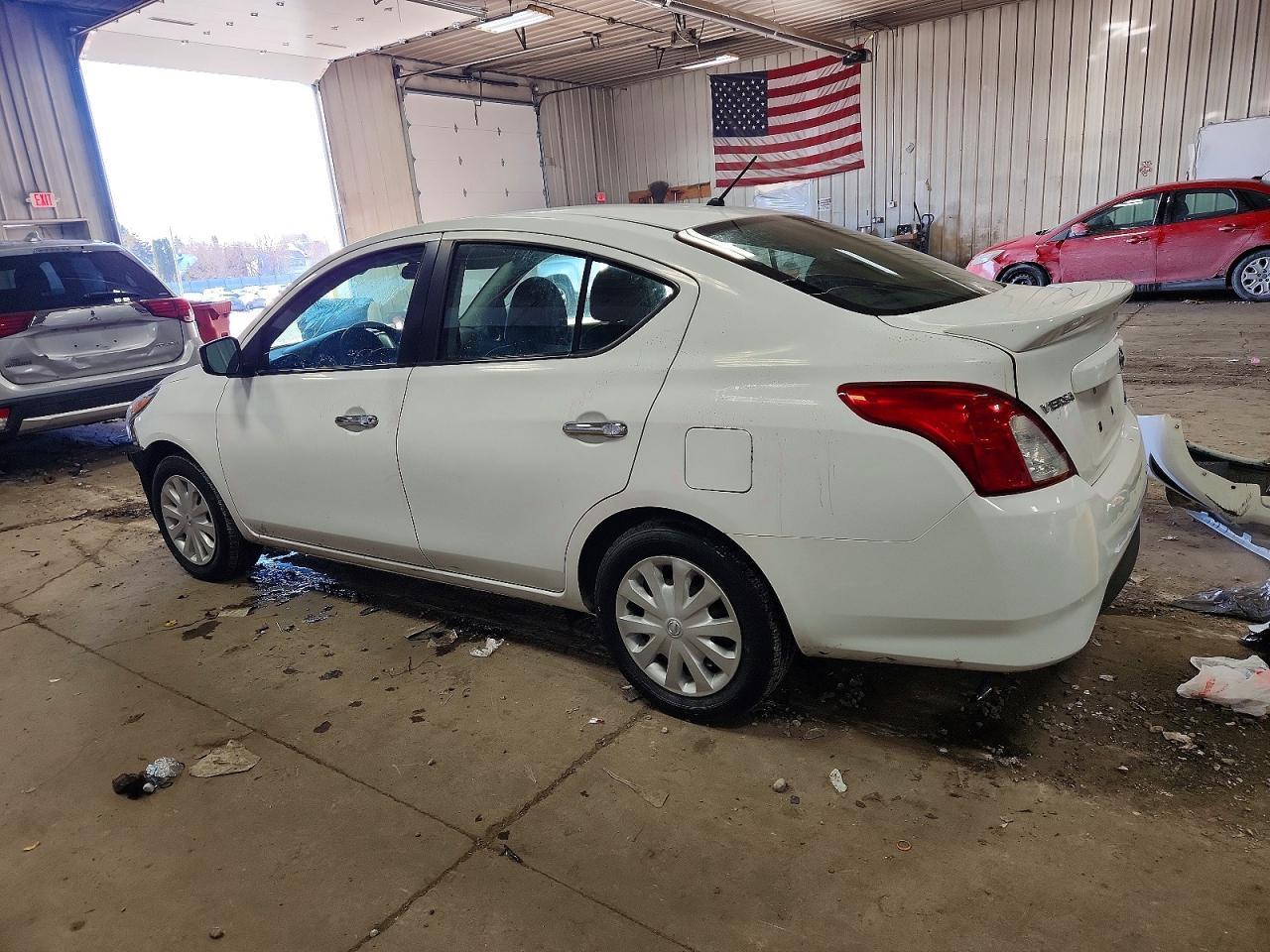 2016 NISSAN VERSA