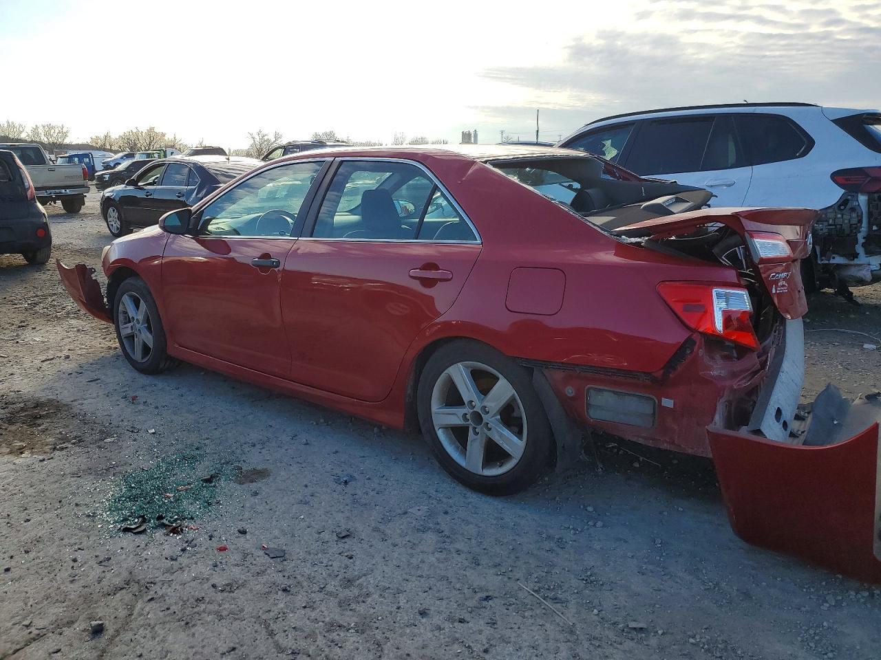 2014 TOYOTA CAMRY