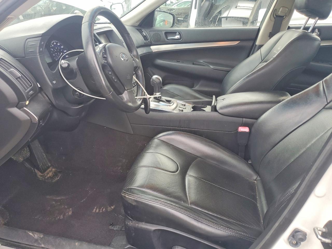 2011 INFINITI G37