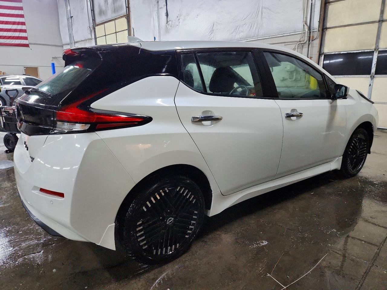 2025 NISSAN LEAF